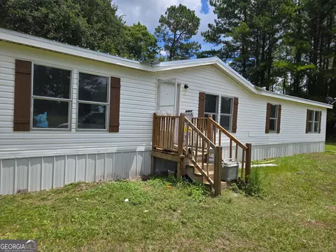 22 Pump Rd, Jesup, GA 31545