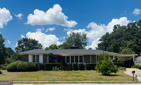 143 Lake Forest Cir, Elberton, GA 30635