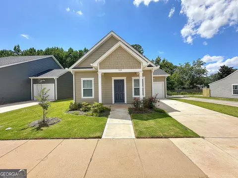 113 Lenox Cir, Lagrange, GA 30241