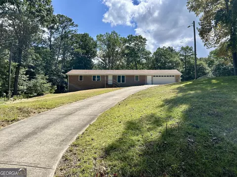 1429 Pine Hill Dr, Elberton, GA 30635