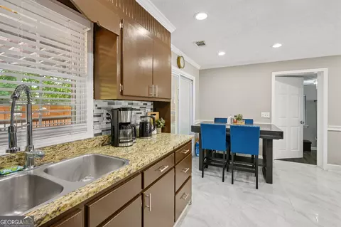 Kitchen - 5950 Springview Dr, Forest Park, GA 30297 photo 5 of 6