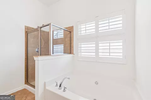 Bath - 3584 Archgate Ct, Milton, GA 30004 photo 2 of 3