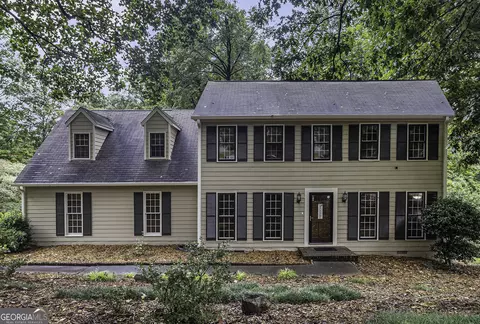 975 Branford Ln NW, Lilburn, GA 30047