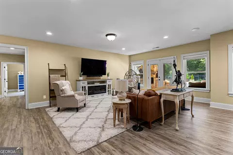 Living - 423 Mask Rd, Brooks, GA 30205 photo 6 of 6