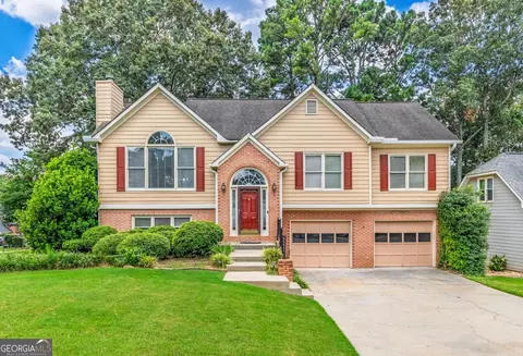 401 Middle Valley Ln, Woodstock, GA 30189