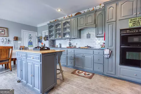 Kitchen - 1811 Michael Rd, Monroe, GA 30656 photo 2 of 4