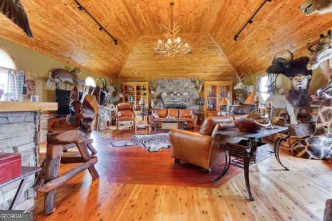 Living - 1811 Michael Rd, Monroe, GA 30656 photo 1 of 2