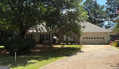 61 Clifton Dr, Forsyth, GA 31029