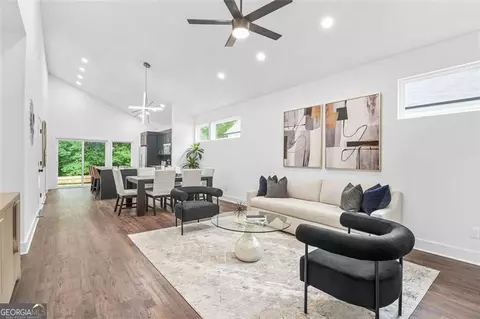 587 Woods, Atlanta, GA 30318