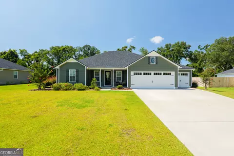 32 Lancer Ln, Ray City, GA 31645