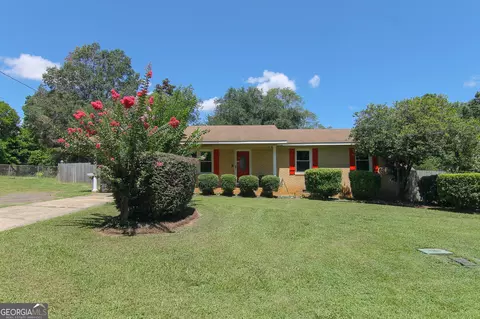 409 Davis Dr, Centerville, GA 31028