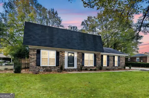 1303 Forest Hill Rd, Macon, GA 31210