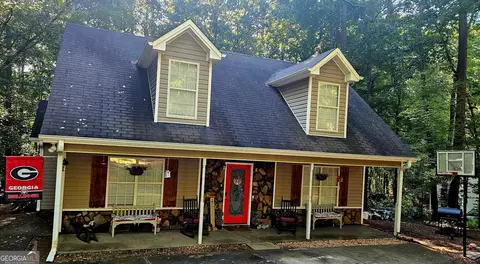 573 Pelican Cir, Monticello, GA 31064