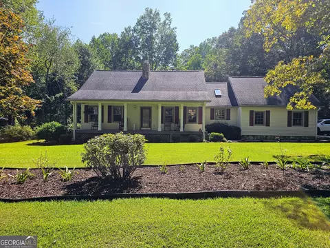 20 Camp Ct, Carrollton, GA 30117