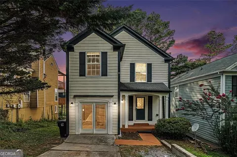 1230 Woodstream Dr, Lawrenceville, GA 30044