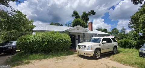 402 N Main St, Swainsboro, GA 30401