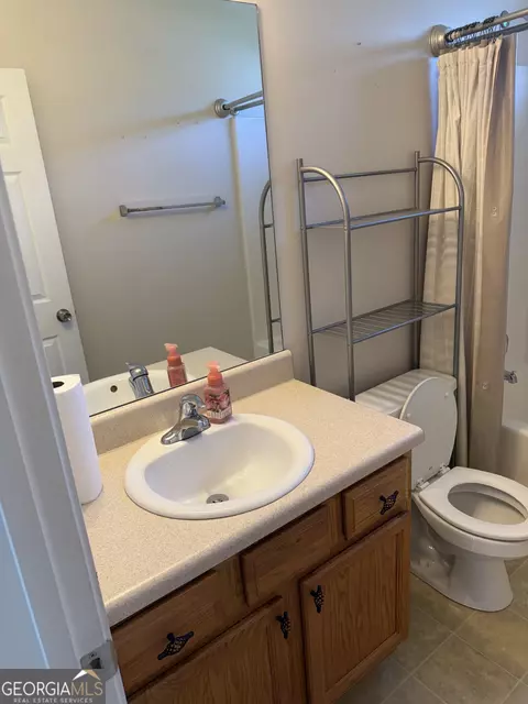 Bath - 403 Lexington Park Dr, Lagrange, GA 30241 photo 9 of 9