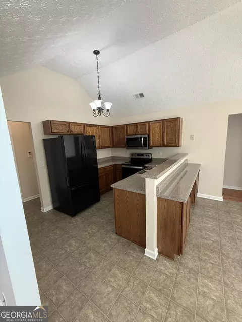 Kitchen - 403 Lexington Park Dr, Lagrange, GA 30241 photo 2 of 2