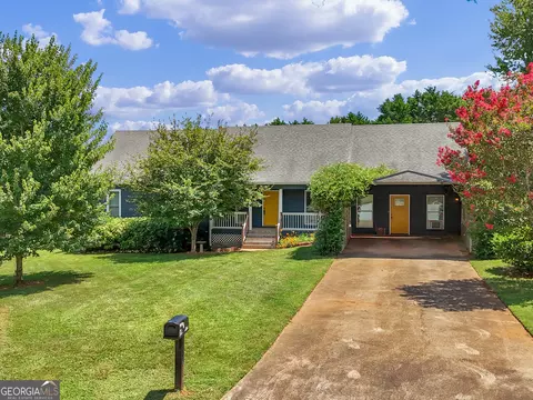 Exterior - 160 Crown Dr, Mcdonough, GA 30253 photo 6 of 7