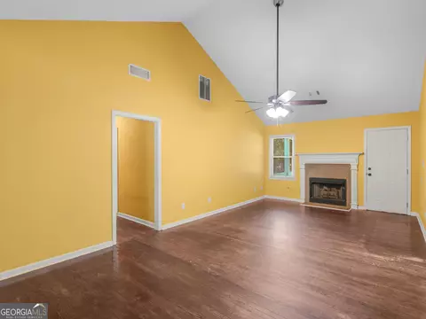 Living - 160 Crown Dr, Mcdonough, GA 30253 photo 4 of 8