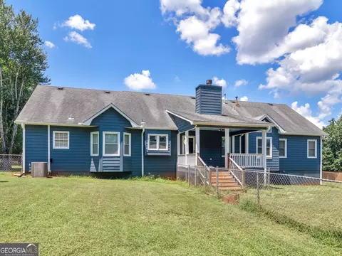 Exterior - 160 Crown Dr, Mcdonough, GA 30253 photo 3 of 7