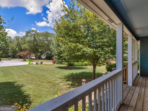 Exterior - 160 Crown Dr, Mcdonough, GA 30253 photo 5 of 7