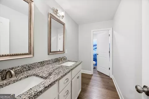 Bath - 309 Davis Rd, Gray, GA 31032 photo 2 of 2