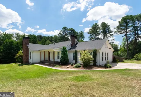 105 Rollingbrook Trl, Tyrone, GA 30290