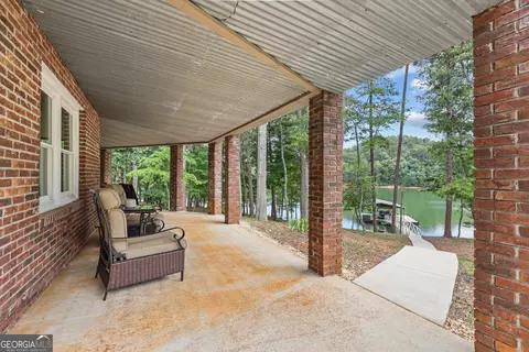 Exterior - 471 Currahee Pt, Toccoa, GA 30577 photo 2 of 11