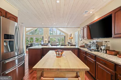 Kitchen - 471 Currahee Pt, Toccoa, GA 30577 photo 2 of 3