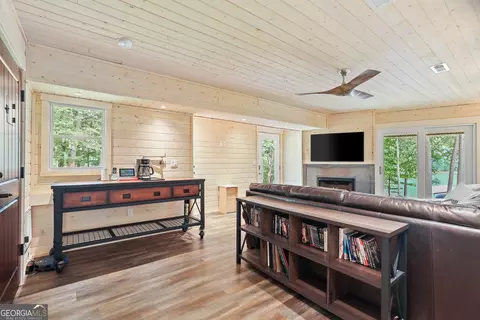 Entry Way - 471 Currahee Pt, Toccoa, GA 30577 photo 1 of 1