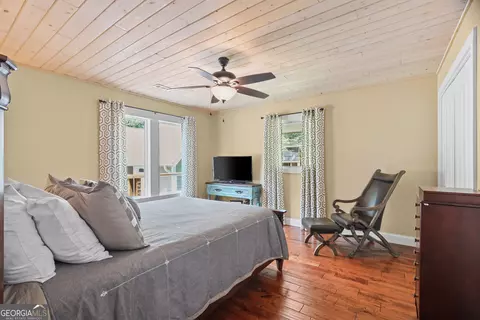 Bedroom - 471 Currahee Pt, Toccoa, GA 30577 photo 1 of 7