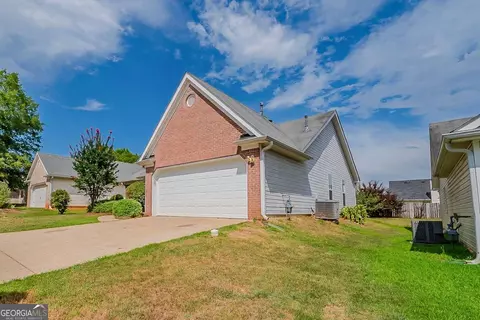 2494 Hillvale Cir, Lithonia, GA 30058