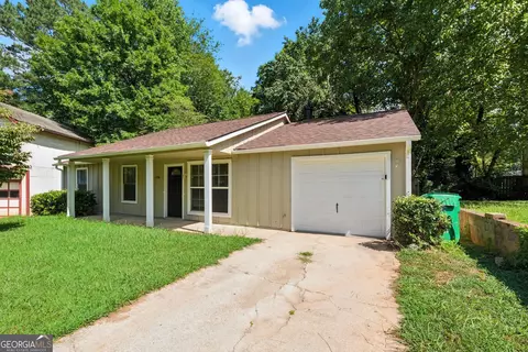 1056 Park West Ct, Stone Mountain, GA 30088