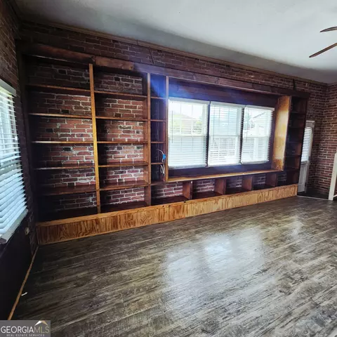 107 E Liberty St, Claxton, GA 30417 photo 9