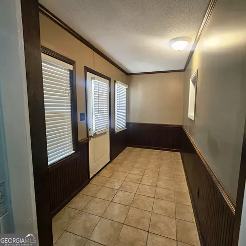 107 E Liberty St, Claxton, GA 30417 photo 3