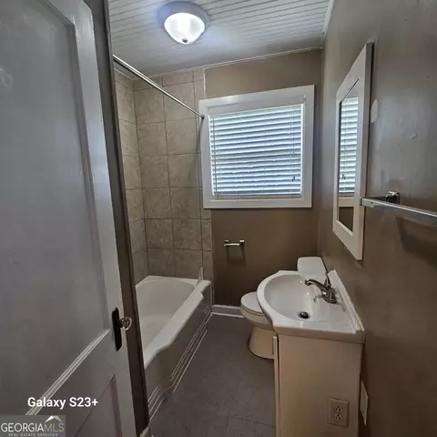 107 E Liberty St, Claxton, GA 30417 photo 13