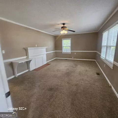 107 E Liberty St, Claxton, GA 30417 photo 5