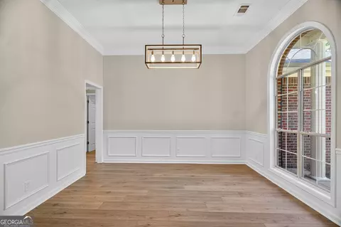 Living - 159 Wellington Dr, Lagrange, GA 30241 photo 1 of 7