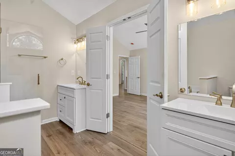 Bath - 159 Wellington Dr, Lagrange, GA 30241 photo 1 of 6