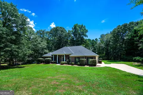 Exterior - 159 Wellington Dr, Lagrange, GA 30241 photo 2 of 7