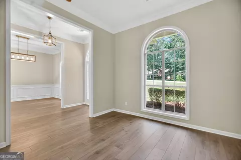 Living - 159 Wellington Dr, Lagrange, GA 30241 photo 2 of 7