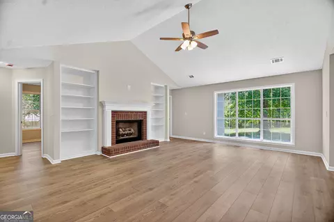Living - 159 Wellington Dr, Lagrange, GA 30241 photo 4 of 7