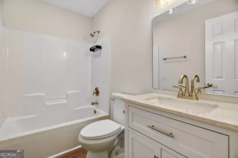 Bath - 159 Wellington Dr, Lagrange, GA 30241 photo 6 of 6
