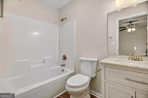 Bath - 159 Wellington Dr, Lagrange, GA 30241 photo 5 of 6