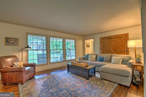 Living - 4 Saddle Ln SE, Rome, GA 30161 photo 1 of 2