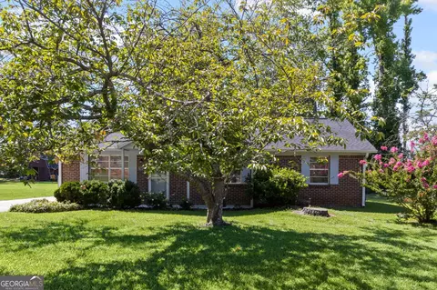 6 Windsong Dr, Newnan, GA 30265