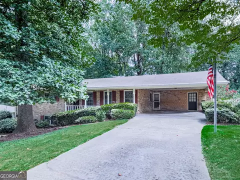 4041 Honeysuckle Dr SE, Smyrna, GA 30082