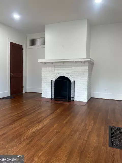Living - 418 E 8th St SE, Rome, GA 30161 photo 2 of 3