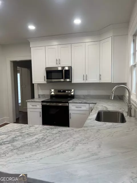 Kitchen - 418 E 8th St SE, Rome, GA 30161 photo 3 of 3